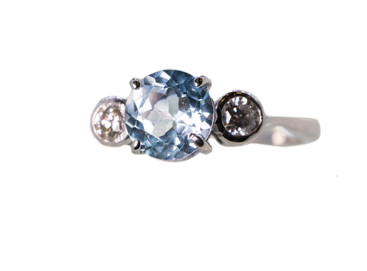 Aquamarine with Diamond Side Stones in 18ct White Gold