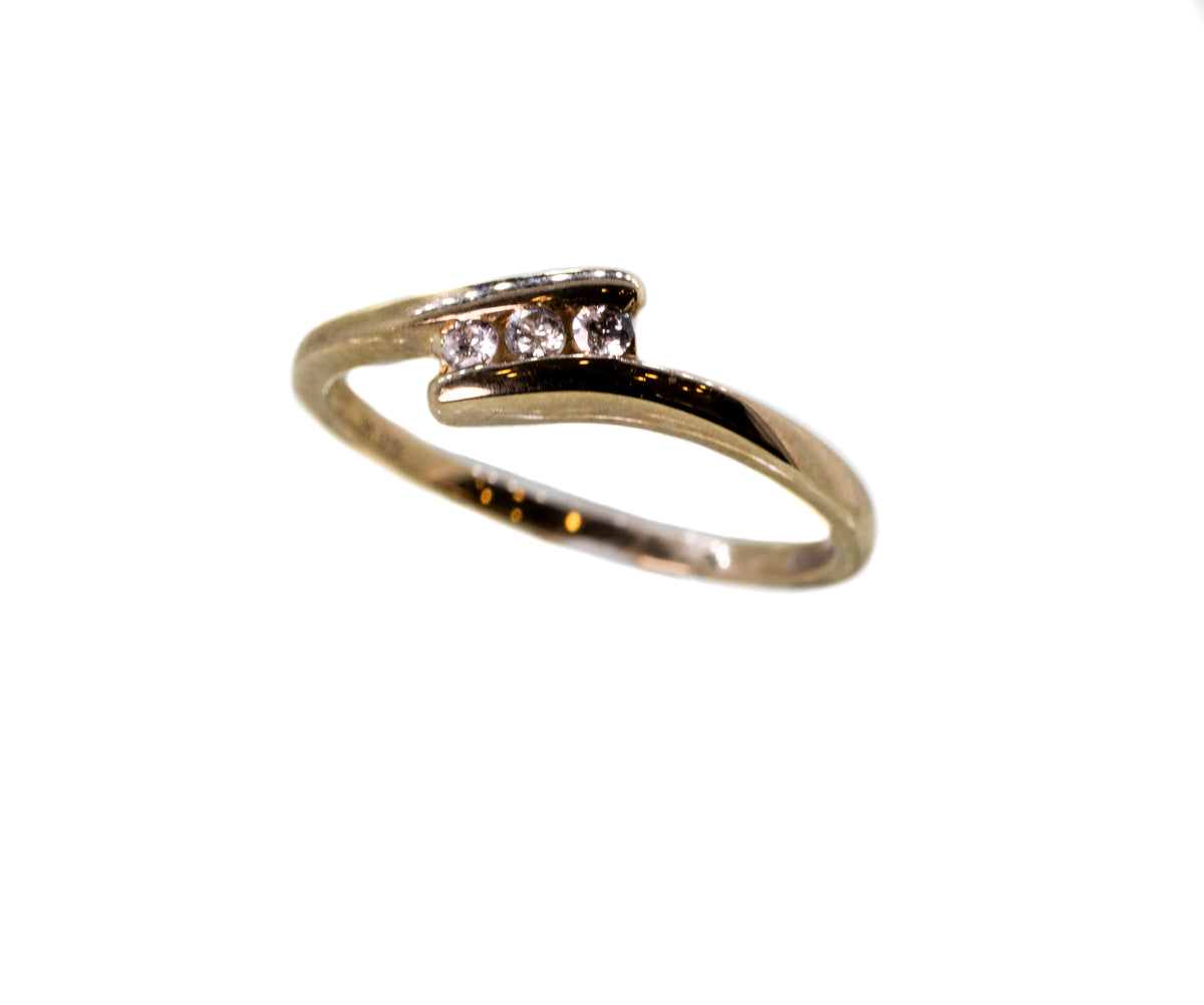 0.18ct Diamond 9ct Yellow Gold Ring